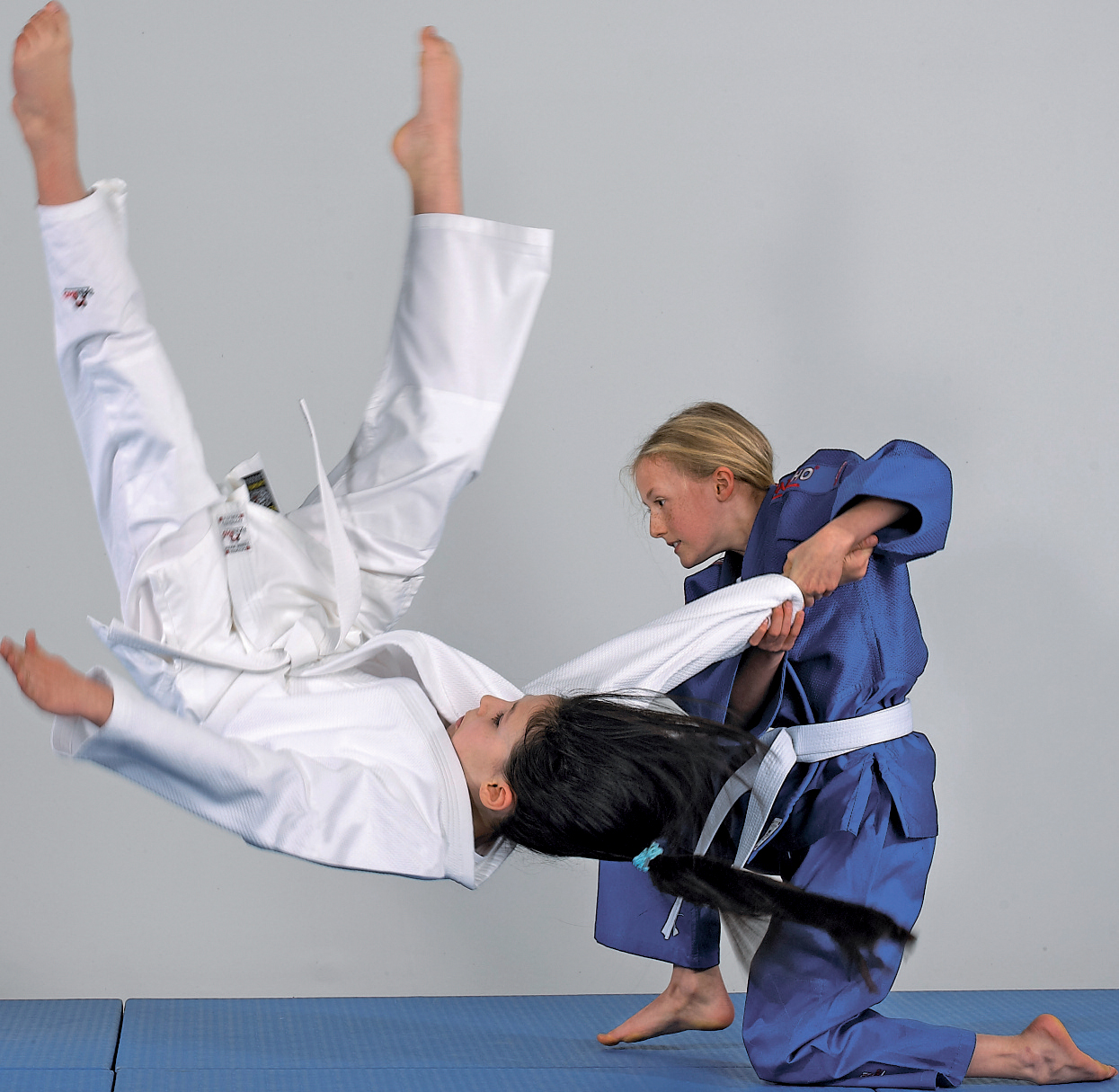 DANRHO Judo Uniform Yamanashi with shoulder stripes blue or white